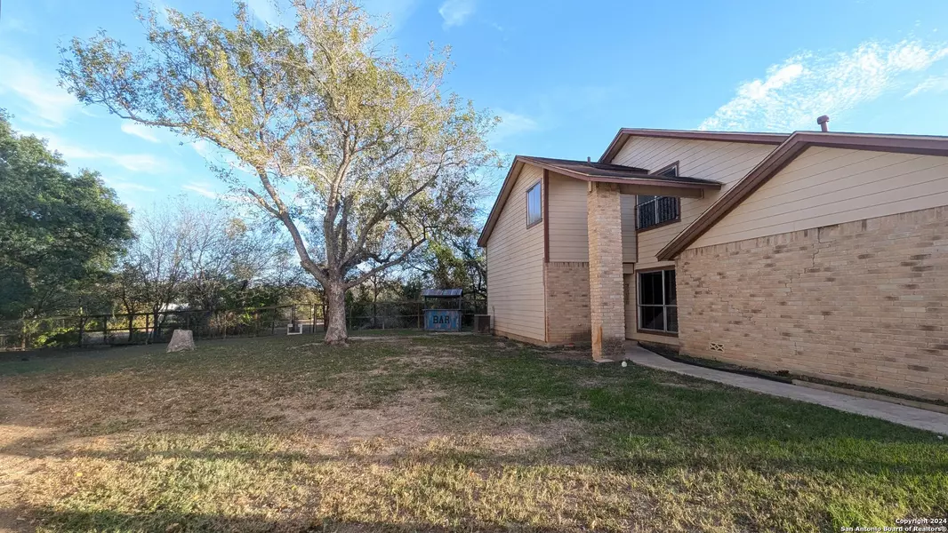 5758 Spring Moon St., San Antonio, TX 78247