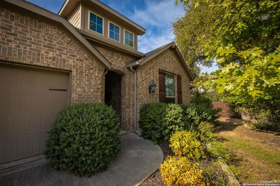 953 CARRIAGE LOOP, New Braunfels, TX 78132-4015