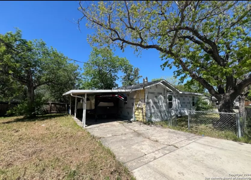 234 BEE ST, San Antonio, TX 78208-1712