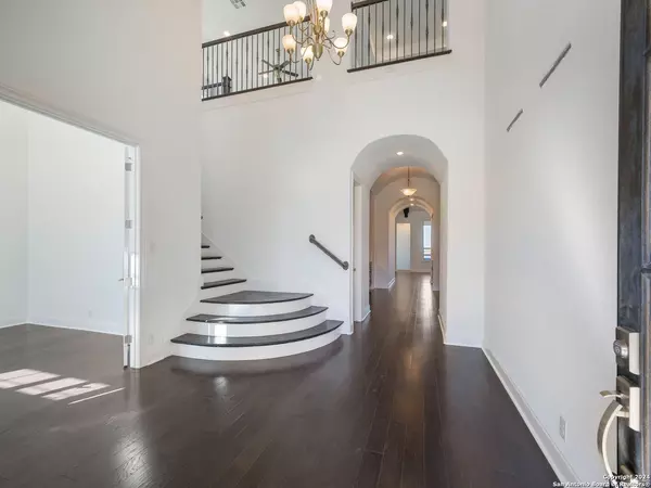 San Antonio, TX 78256-2507,7823 VANITY HILL