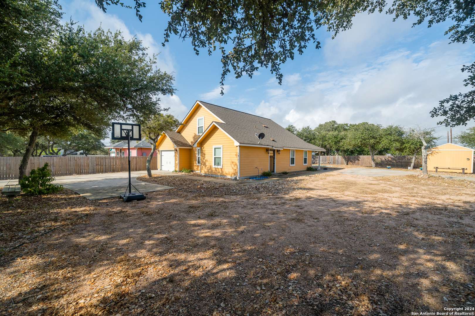 Rockport, TX 78382,907 Fuqua