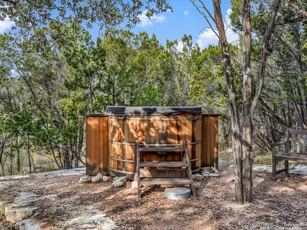 Wimberley, TX 78676,2120 Sandy Point