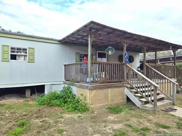120 MARIPOSA DR,  Poteet,  TX 78065-3762