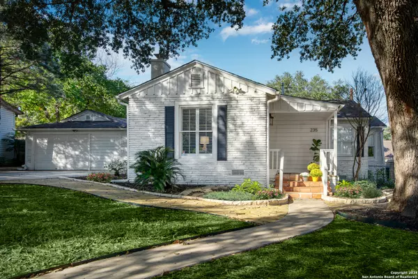 Alamo Heights, TX 78209-3838,235 RETAMA PL