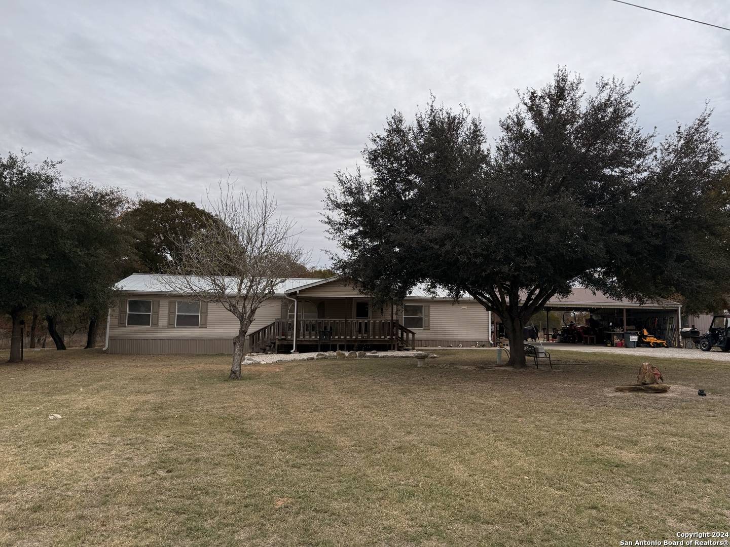 577 MARX LN, La Vernia, TX 78121-5611