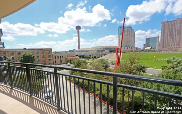 215 CENTER ST UNIT 301, San Antonio, TX 78202-2756