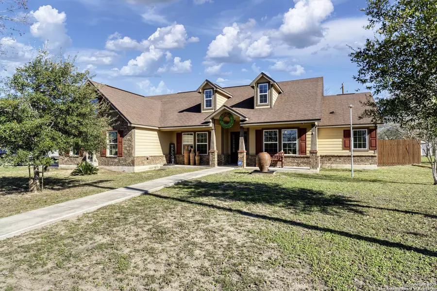 703 S 9TH 9th, Kenedy, TX 78119