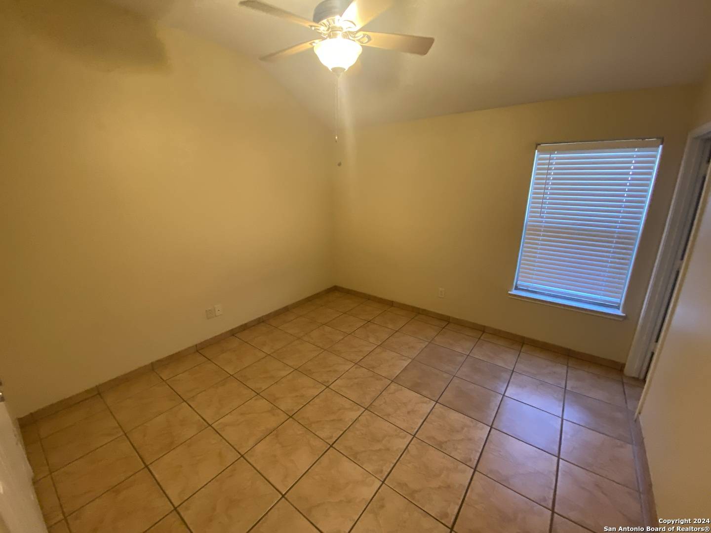 Pleasanton, TX 78064-2830,818 HOUSTON