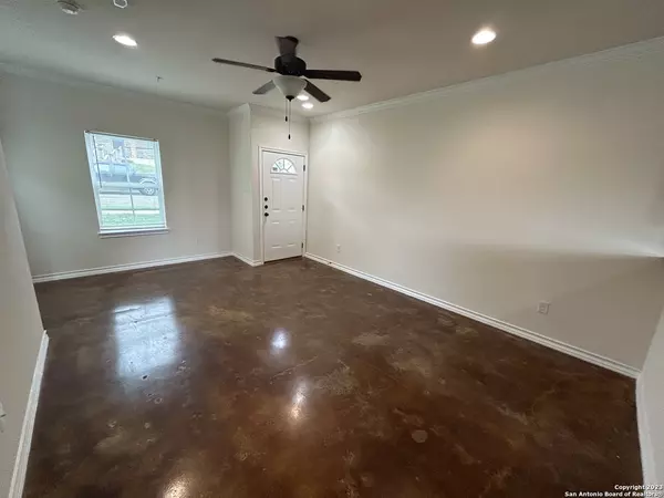 Universal City, TX 78148,622 MEADOW ARBOR LN UNIT 1