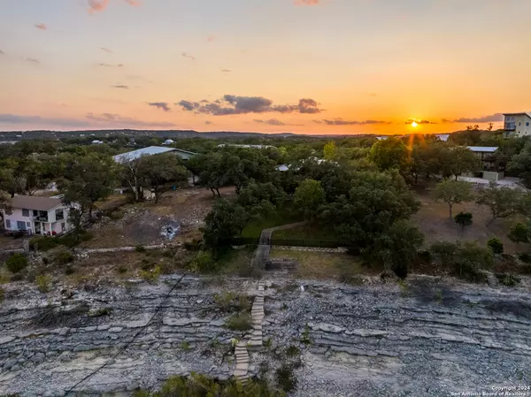 Pipe Creek, TX 78063,694 A SCENIC CIRCLE