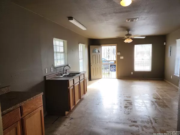 San Antonio, TX 78237-1661,123 WILMOT ST