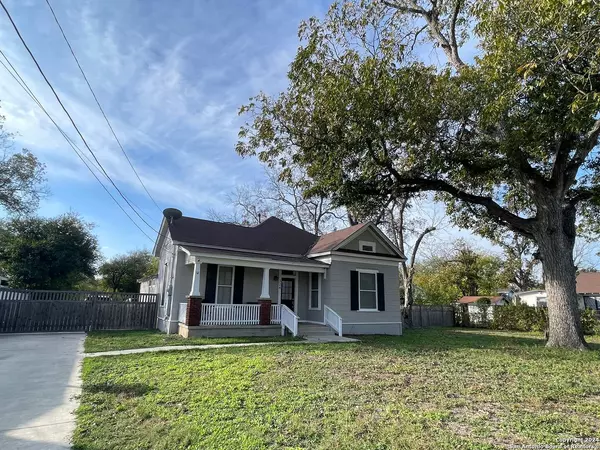 324 GLADSTONE ST, San Antonio, TX 78214-1108