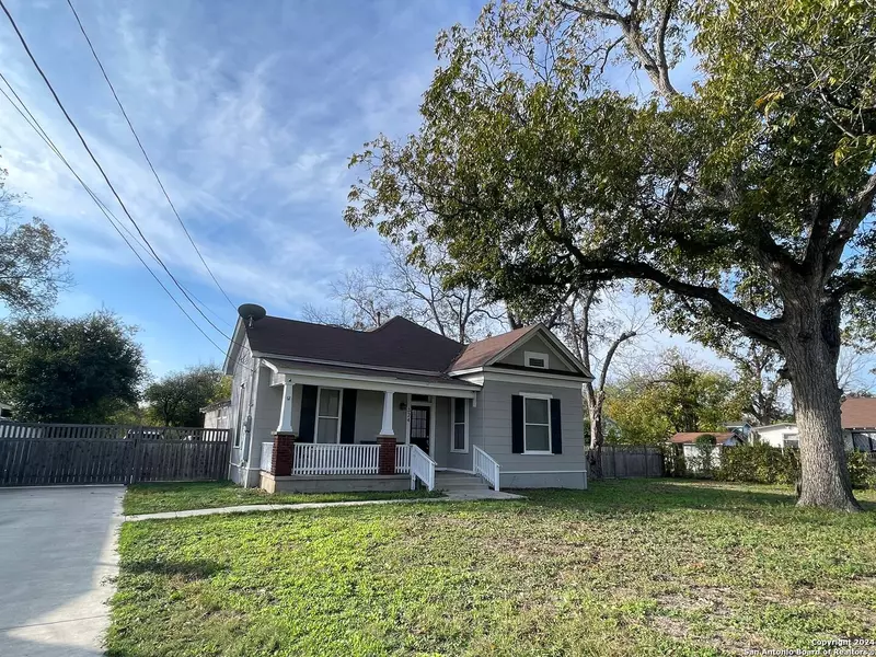 324 GLADSTONE ST, San Antonio, TX 78214-1108