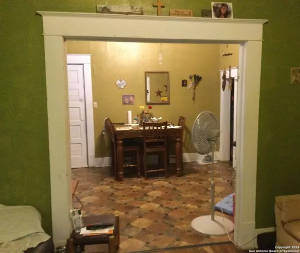 San Antonio, TX 78202,311 Burleson St