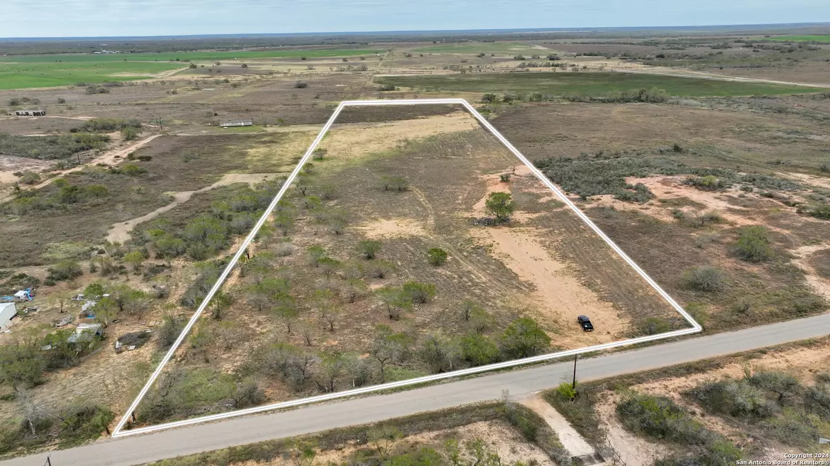 Pearsall, TX 78061,2675 CR 3000