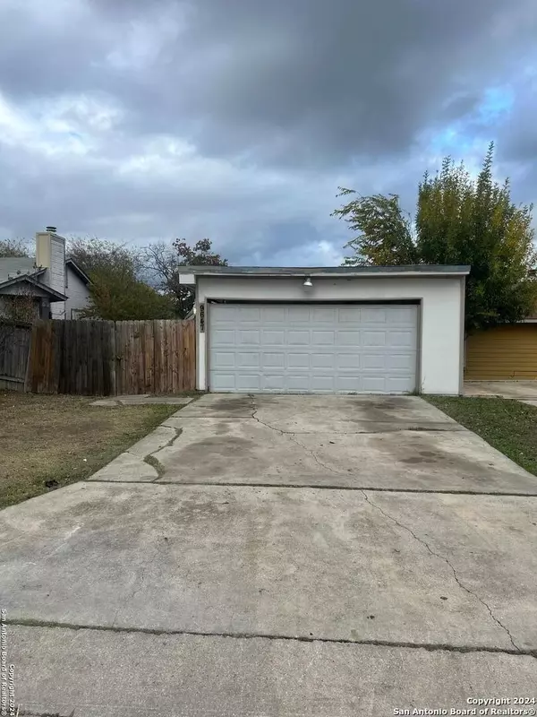 9647 VALE, San Antonio, TX 78245-1541