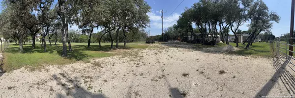 114 all b, Lakehills, TX 78063