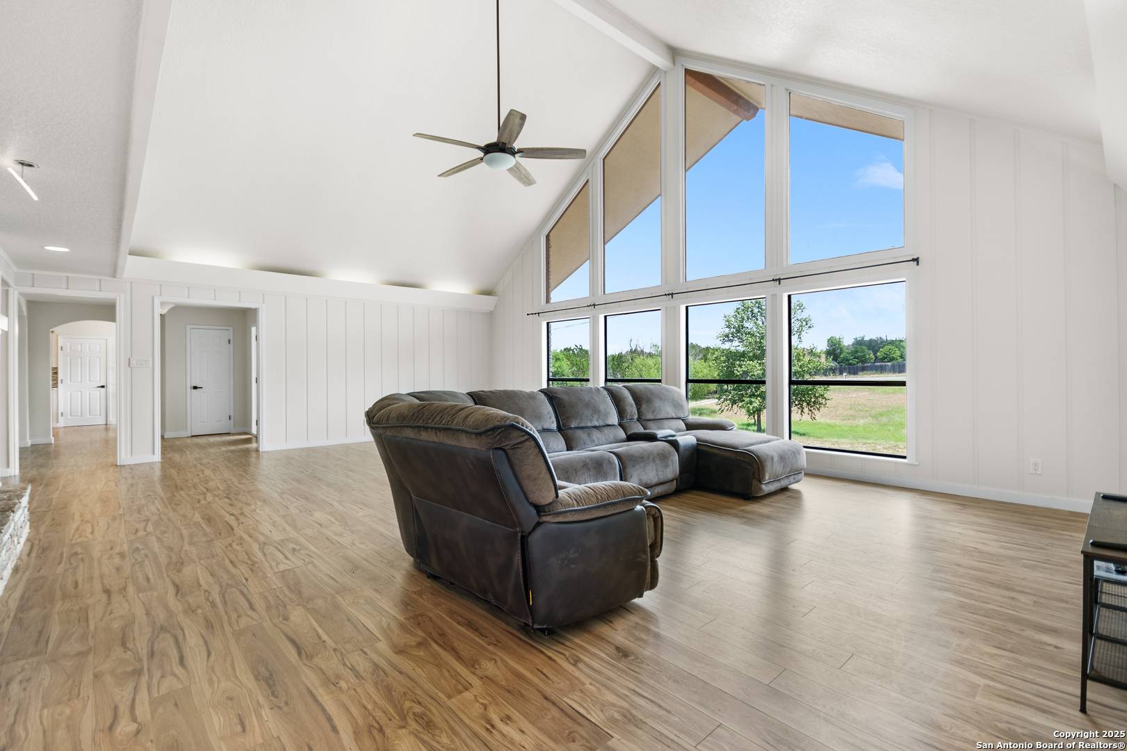 2044 Medina Hwy, Kerrville, TX 78028