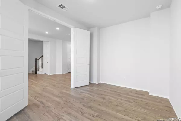 San Antonio, TX 78245,2621 White Willow