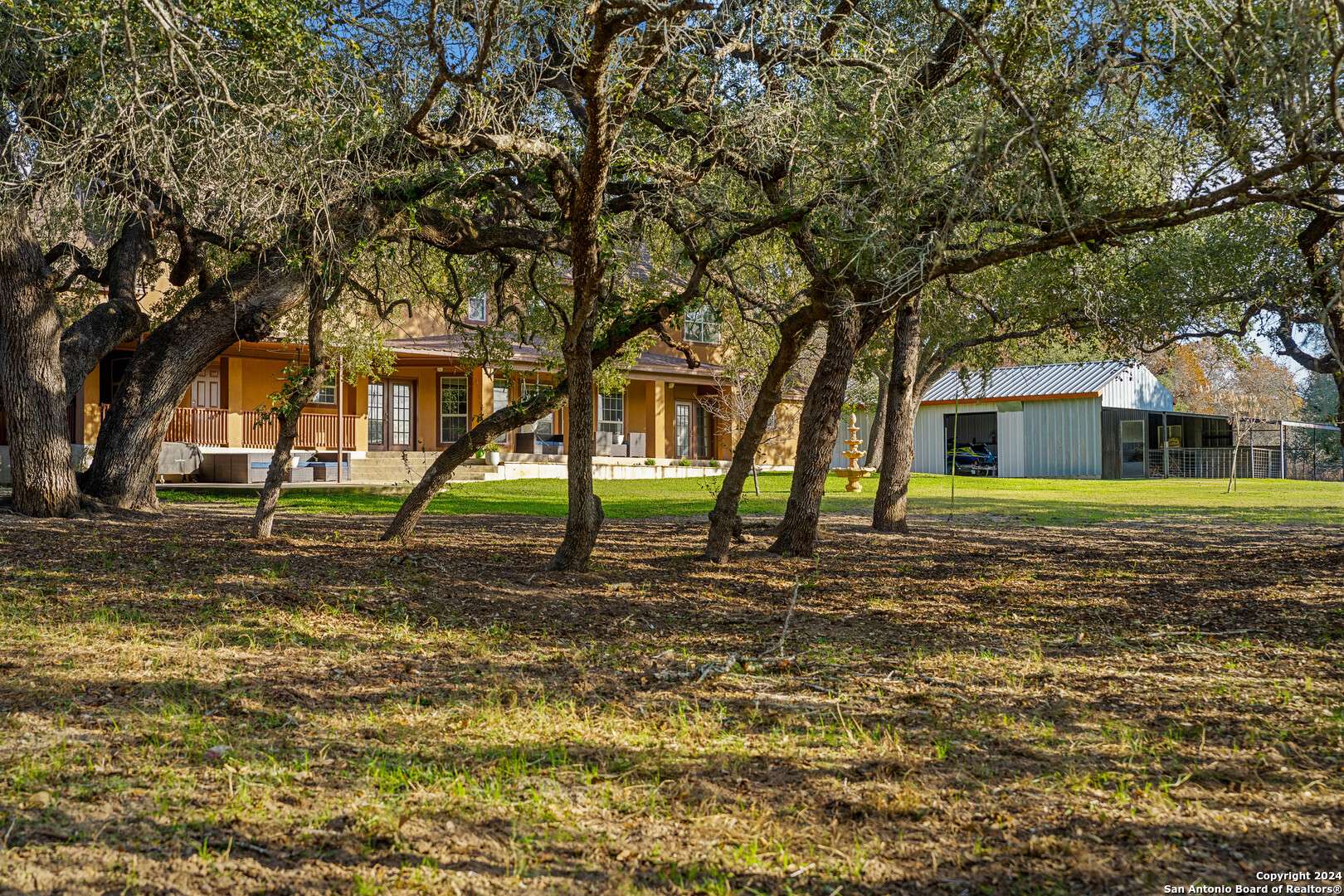 Floresville, TX 78114-4516,573 FLOWER TRAIL LOOP