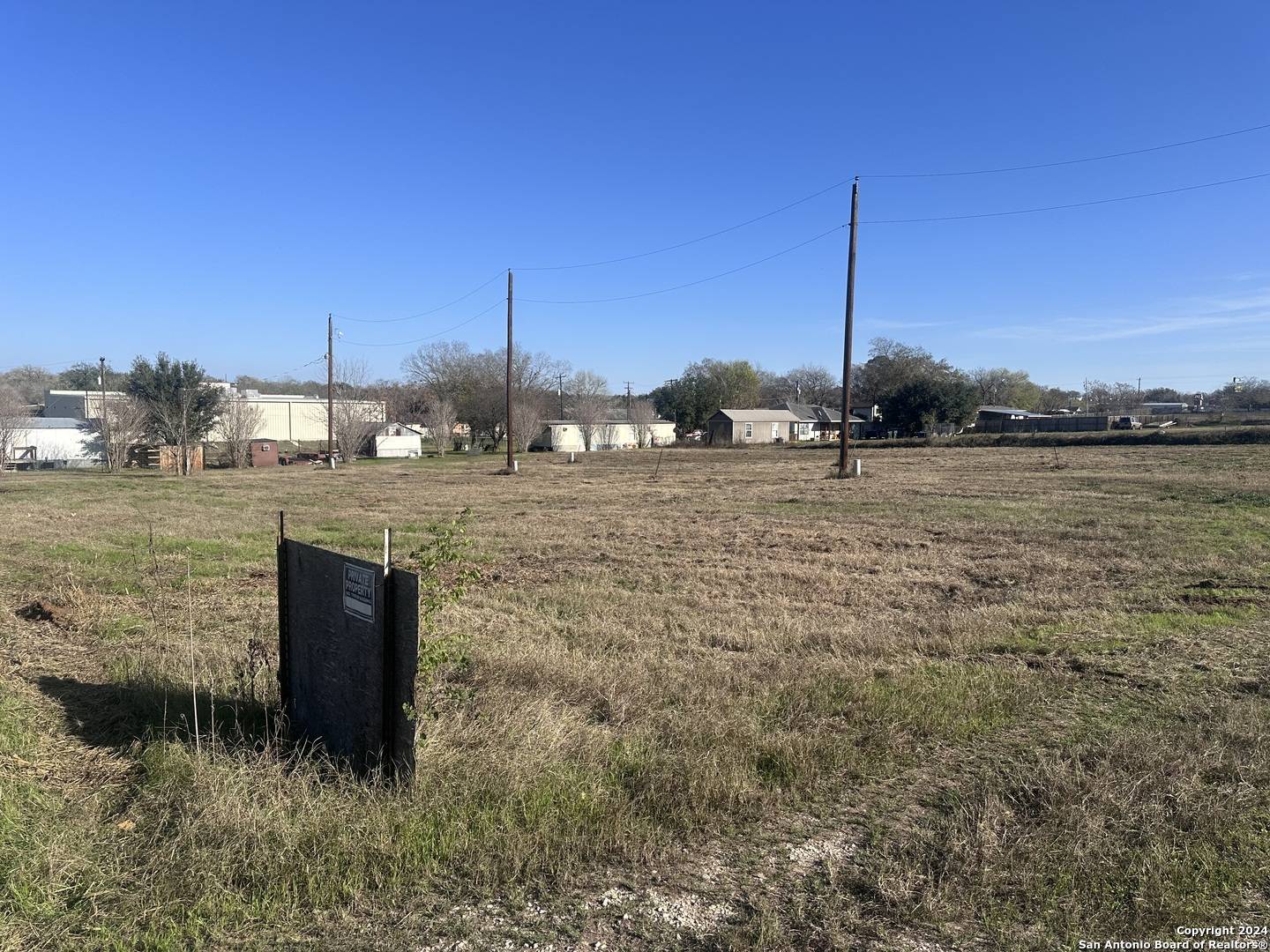 610 8TH ST, Stockdale, TX 78160