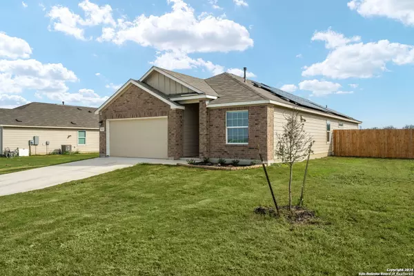 Jourdanton, TX 78026-1622,312 Agave Cir