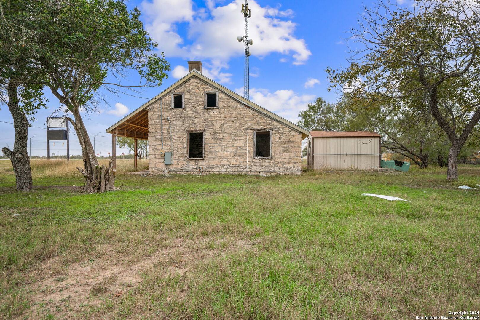 Castroville, TX 78009,15375 US Hwy 90