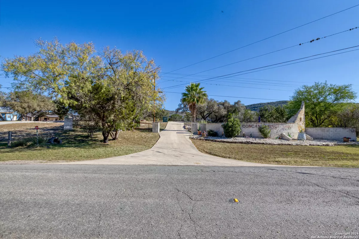 Uvalde, TX 78801,1546 Cr 348 (River Rd)