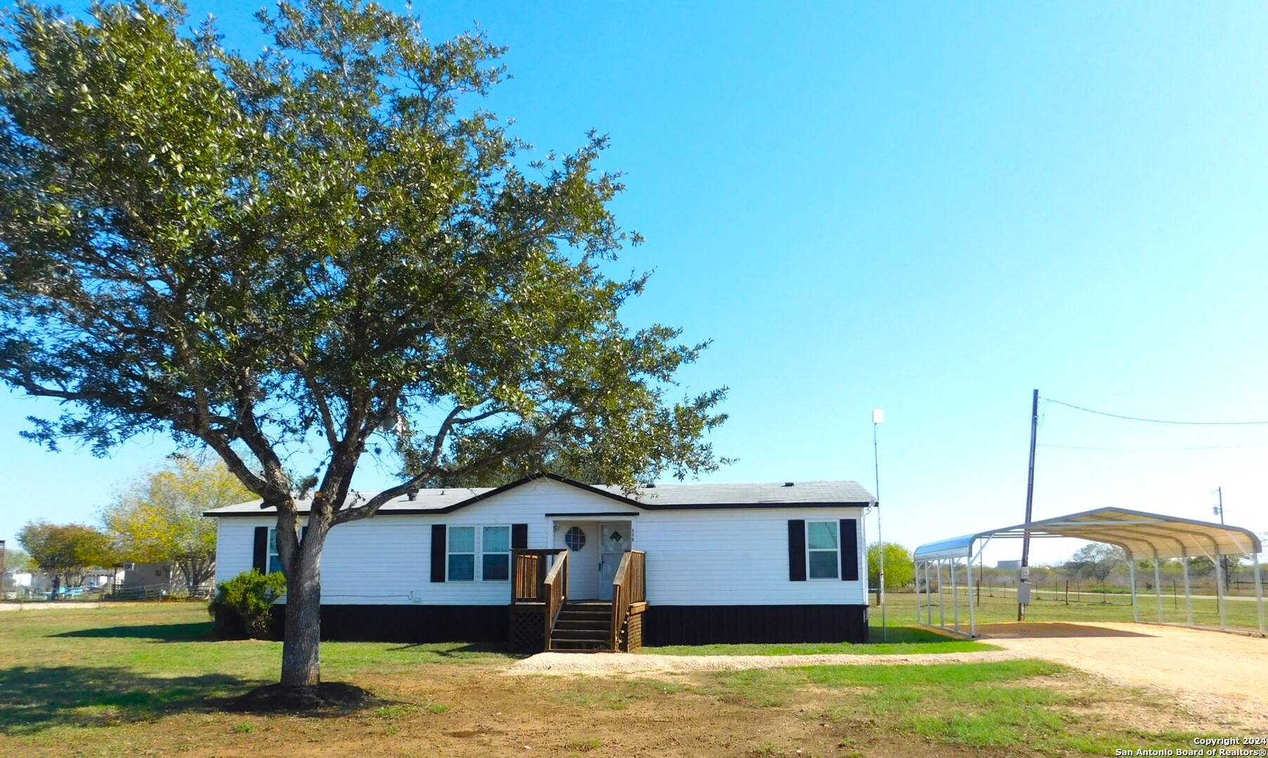 Pleasanton, TX 78064-4456,110 CRESTFIELD DR