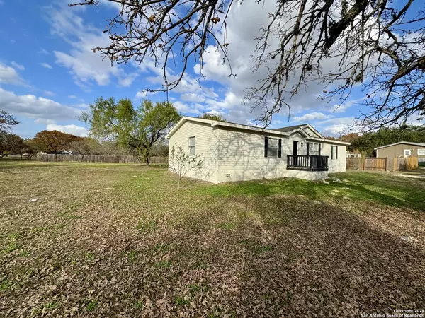 Von Ormy, TX 78073-3019,5111 SAVANNAH WOODS