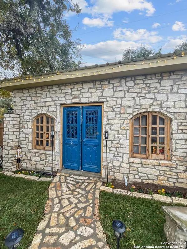 453 E Zipp Rd, New Braunfels, TX 78130