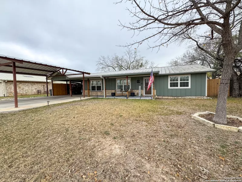 291 Bowlegs St, Brackettville, TX 78832