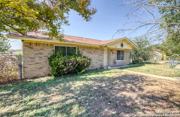 Uvalde, TX 78801-3133,449 MELODY LN