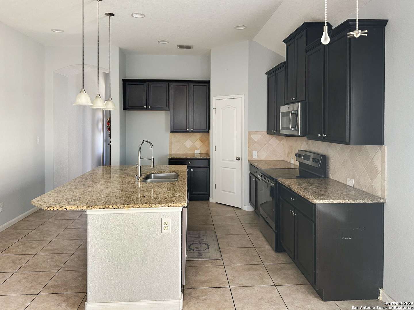 New Braunfels, TX 78130-6839,891 HIGHLAND VISTA