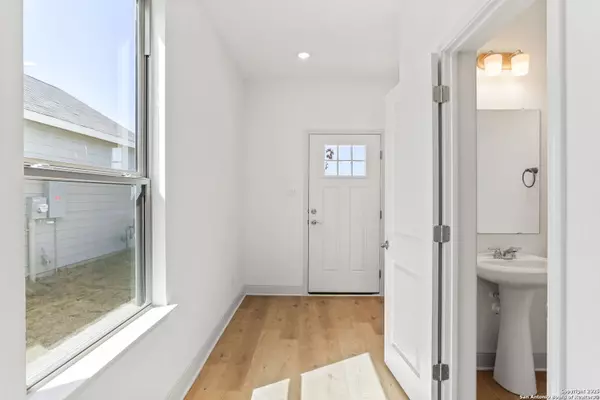 San Antonio, TX 78222,3606 Palmwood Terrace