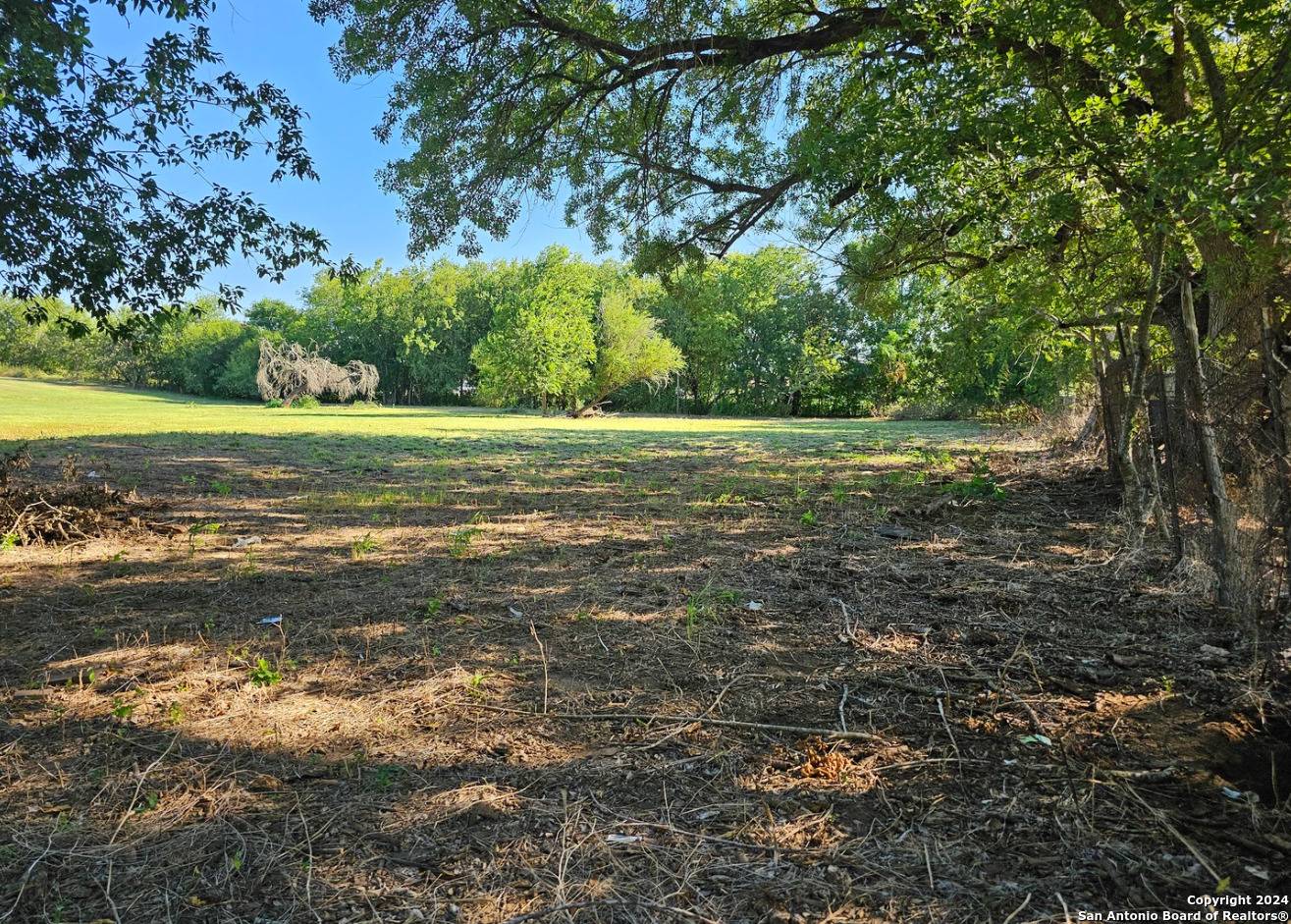 Floresville, TX 78114,1593 11th St