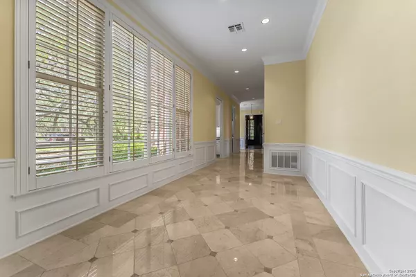 Shavano Park, TX 78231,108 Canter Gait