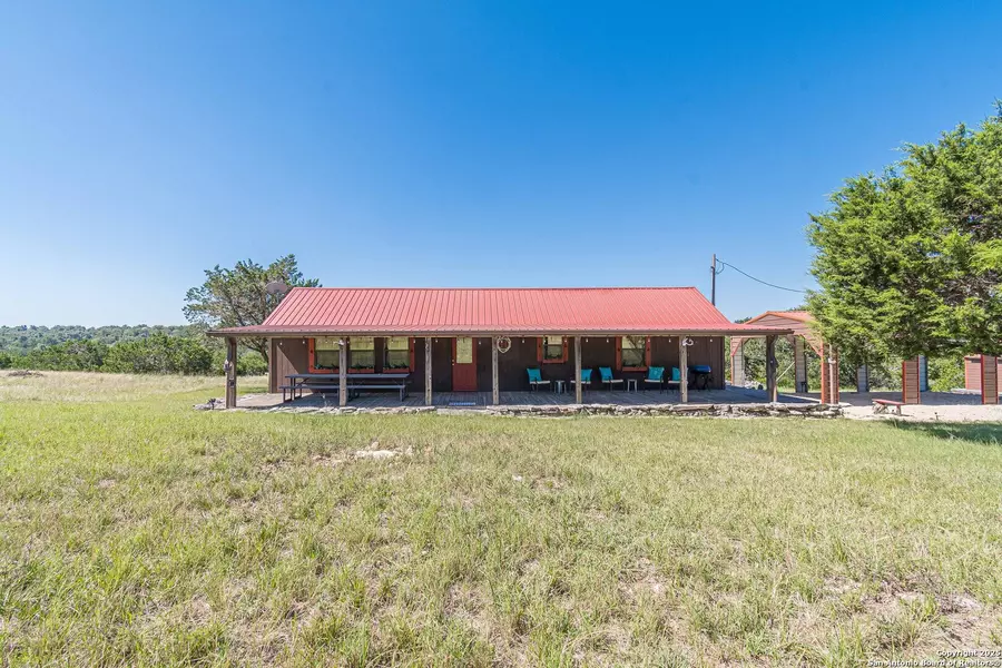117 Hawk Rd., Fredericksburg, TX 78624