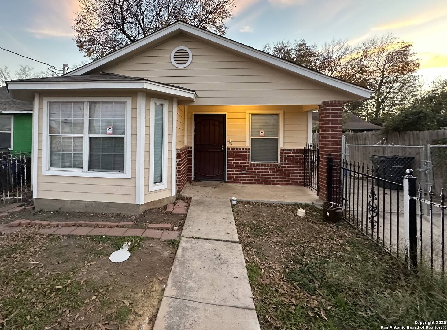 2220 LAREDO ST, San Antonio, TX 78207-6938