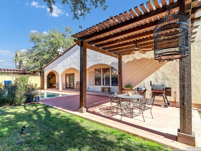 210 LONE TREE, Boerne, TX 78006-8874