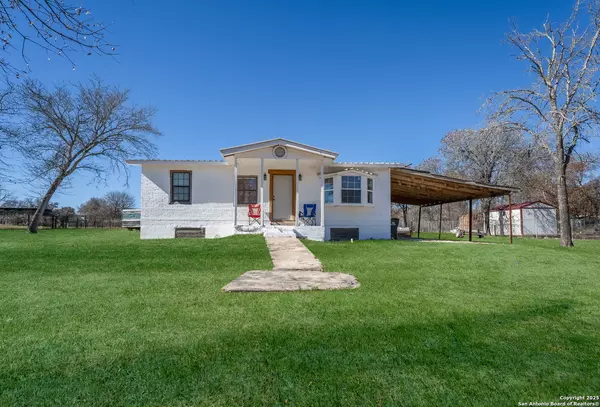 922 county road 6848, Lytle, TX 78052