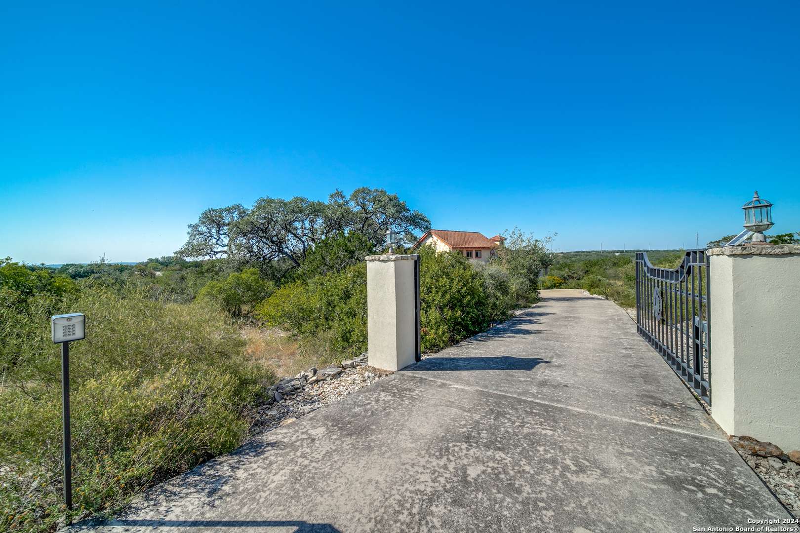 Mico, TX 78056,575 CR 2801