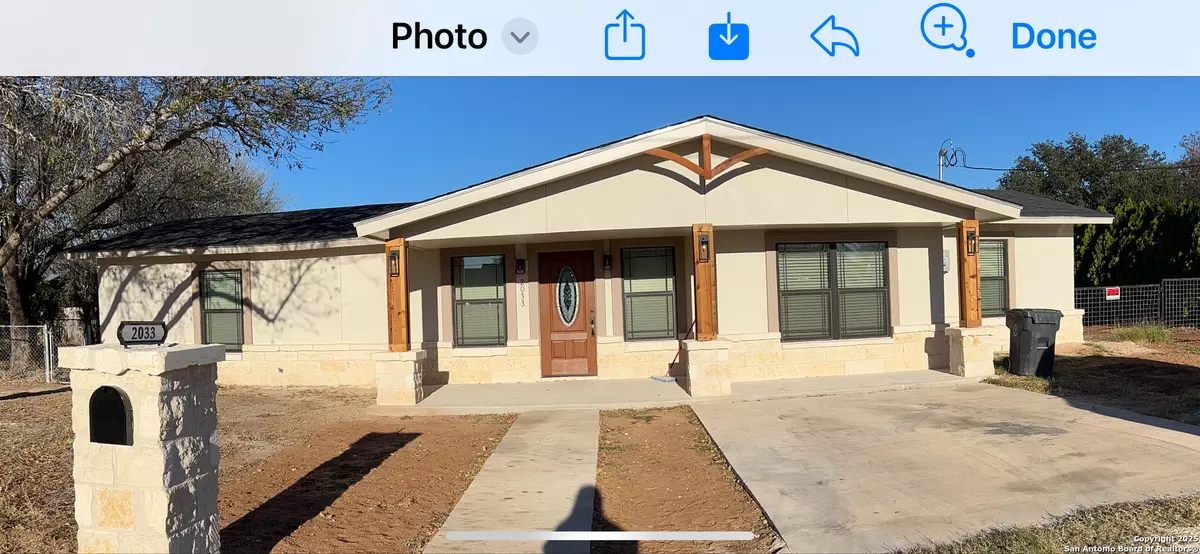 Carrizo Springs, TX 78834,2033 ABM Dr