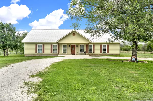 Hondo, TX 78861,1173 CR 421