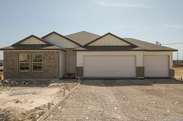 116 Cheyenne Drive, Floresville, TX 78114-0106