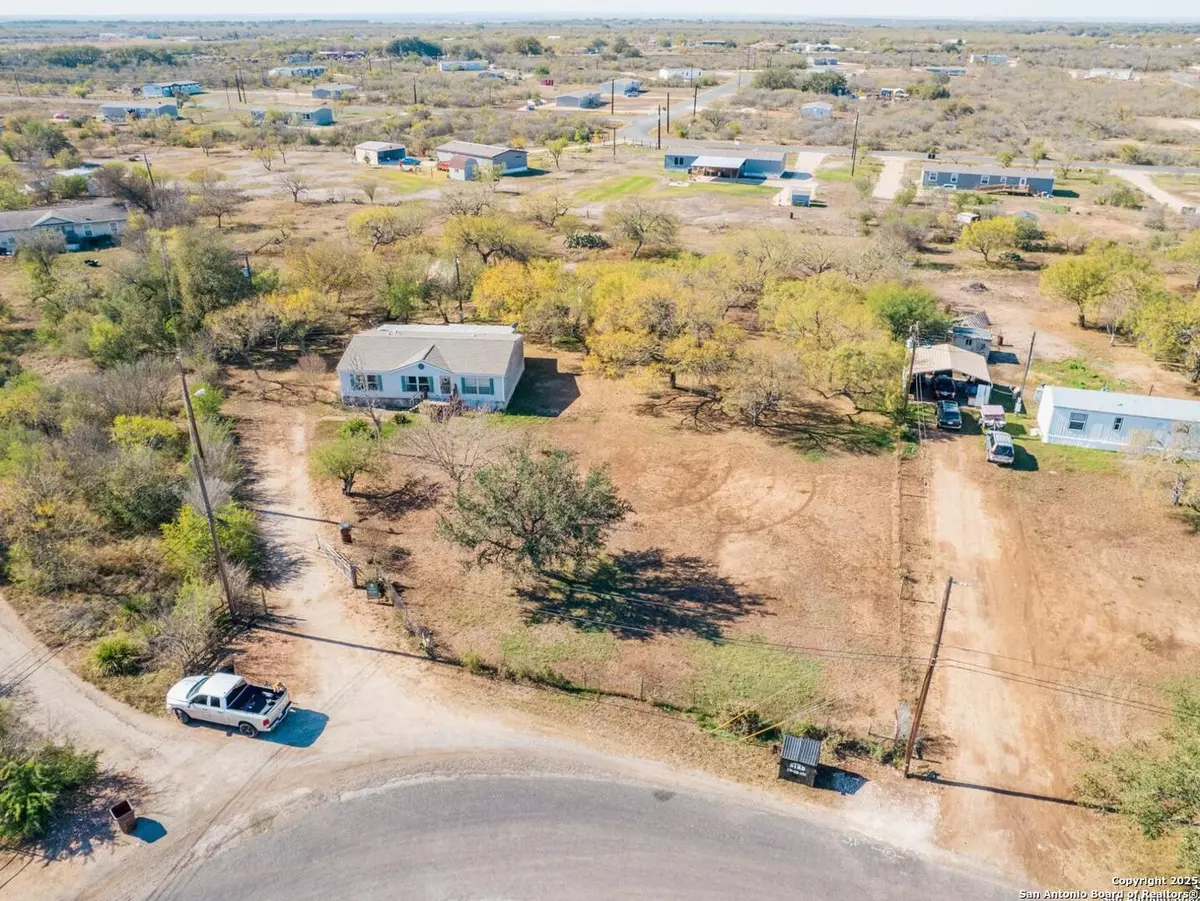 Hondo, TX 78861,284 county road 4637