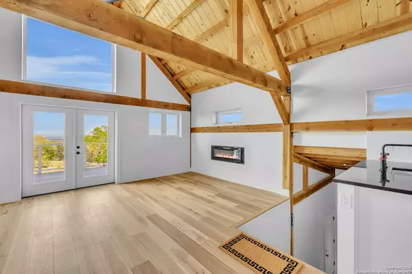 689 FM 289, Boerne, TX 78006