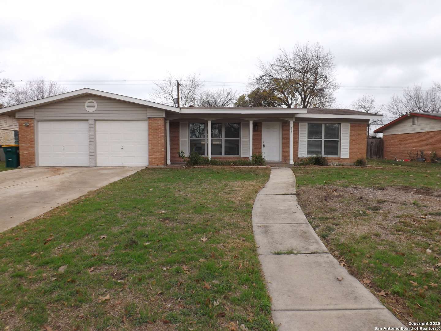 Universal City, TX 78148-4415,229 LANGLEY BLVD