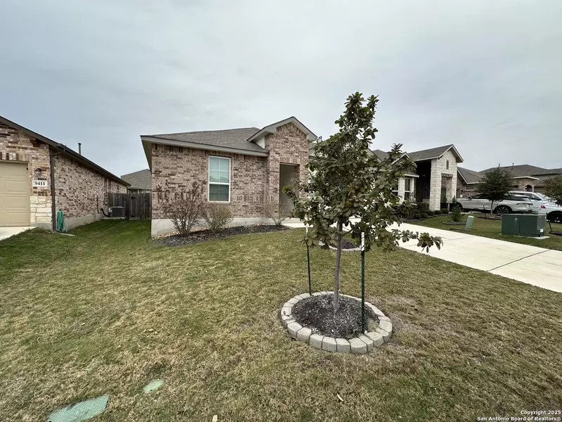 9415 SINGLE FOOTING, San Antonio, TX 78254-2585