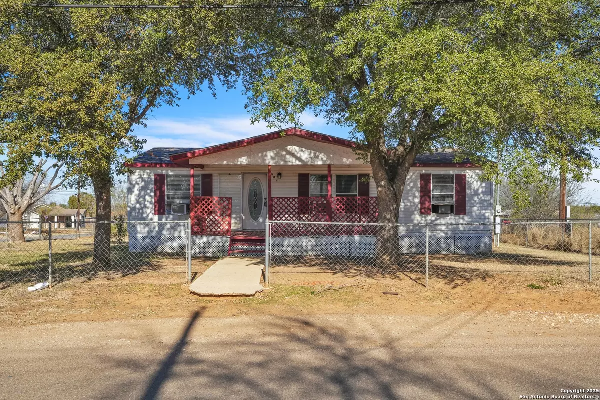 Cotulla, TX 78014,301 Johnston